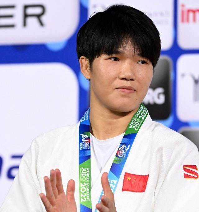 星空体育-【早报】老巴萨要带着神莱万去踢欧联了？